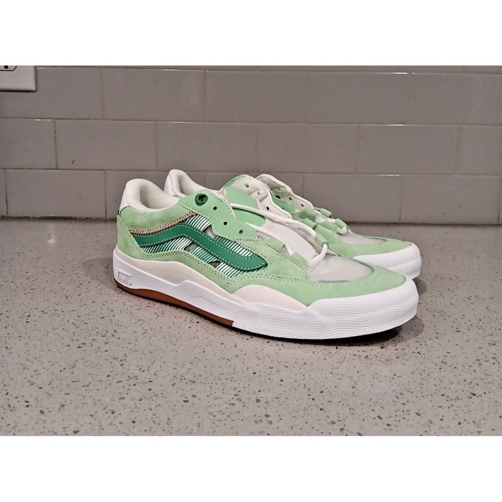 new Vans Men's size 10.5 skate 2 Wayvee green/gum sk8 shoes